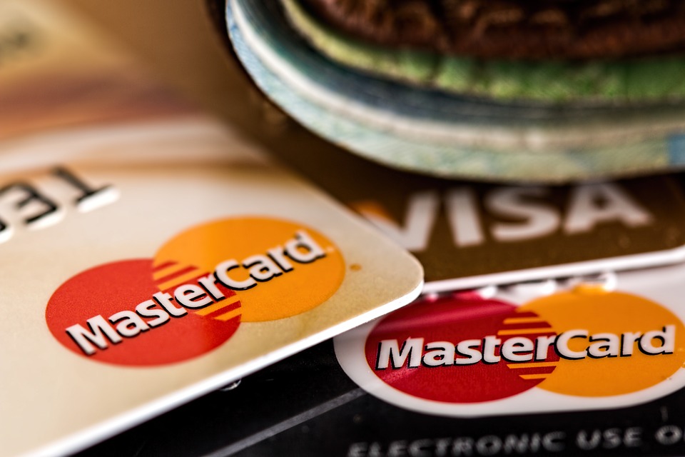 Visa, Mastercard und PayPal ändern ihre Einstellung zu Bitcoin (BTC)